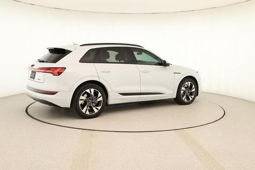 2022 Audi e-tron Premium