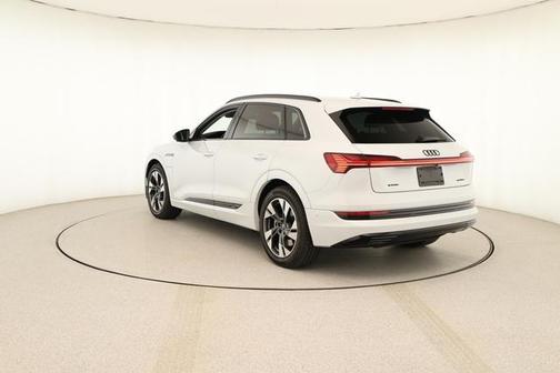2022 Audi e-tron Premium