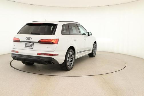 2026 Audi Q7 45 Premium