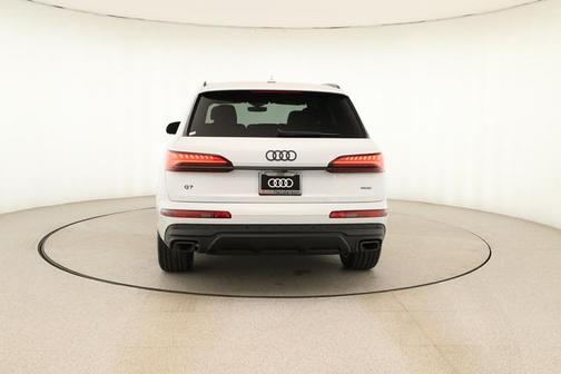 2026 Audi Q7 45 Premium