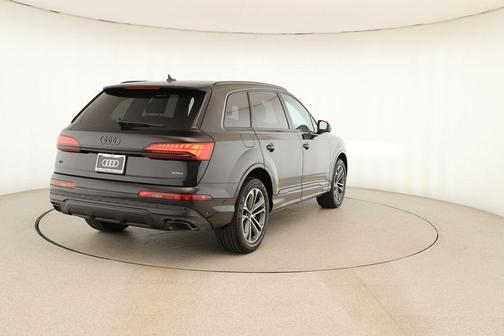 2026 Audi Q7 45 Premium Plus