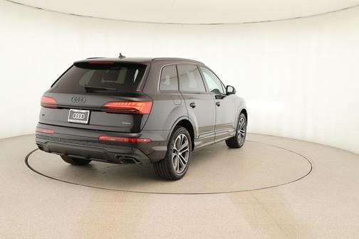 2026 Audi Q7 45 Premium Plus