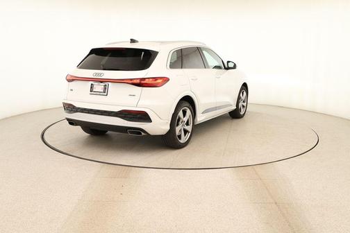 Arkona White 2025 Audi Q5 2.0T quattro Premium