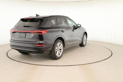 2025 Audi Q6 e-tron Premium