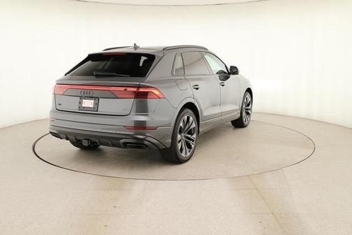 Daytona Gray Pearl 2026 Audi Q8