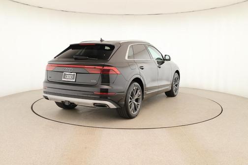 2025 Audi Q8 55 Premium
