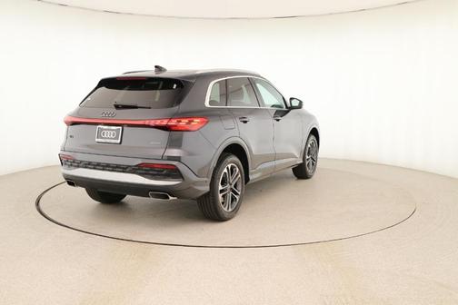 2025 Audi Q5 2.0T quattro Premium