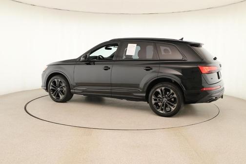 2025 Audi Q7 55 Prestige