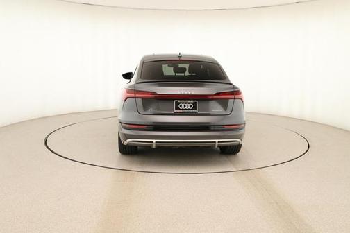 Daytona Gray Pearl Effect 2022 Audi e-tron S line Premium