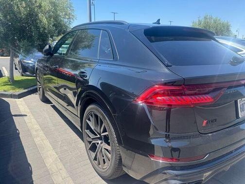 Mythos Black Metallic 2023 Audi SQ8 4.0T Prestige