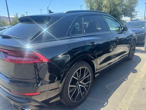 Mythos Black Metallic 2023 Audi SQ8 4.0T Prestige