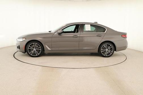 2022 BMW 540 i