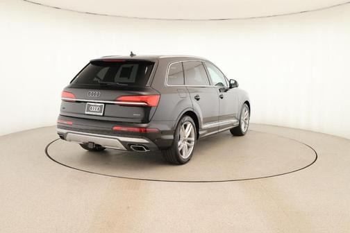 2025 Audi Q7 55 Premium Plus