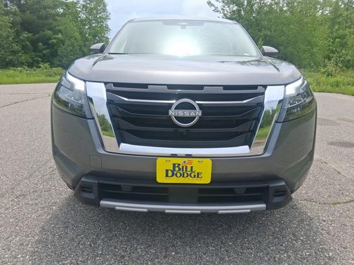 Gun Metallic 2025 Nissan Pathfinder SL