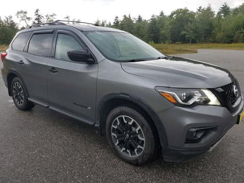 2020 Nissan Pathfinder SV