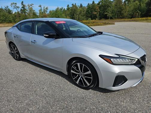 2023 Nissan Maxima SV