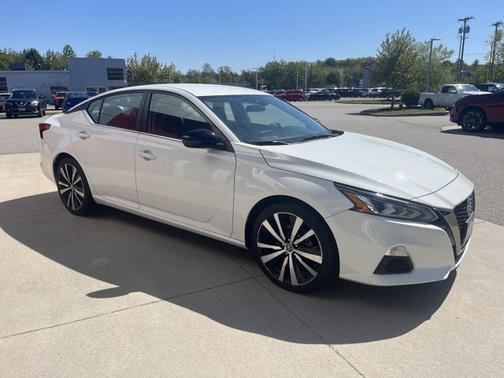 2022 Nissan Altima 2.5 SR