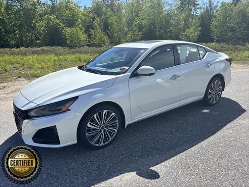 White 2024 Nissan Altima 2.5 SL