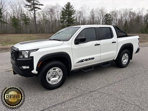 Glacier White 2024 Nissan Frontier SV