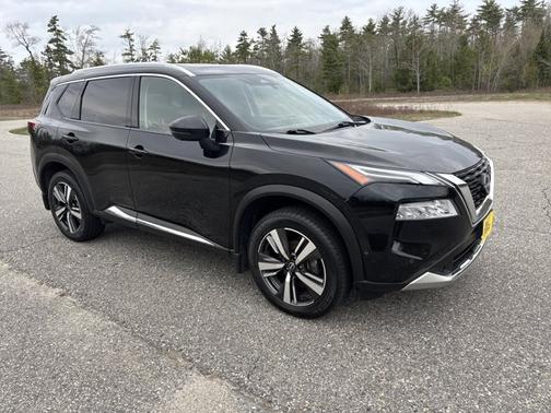 Black 2023 Nissan Rogue Platinum