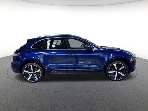 2023 Porsche Macan Base