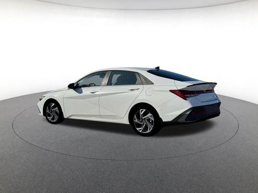 2025 Hyundai ELANTRA HEV SEL Sport