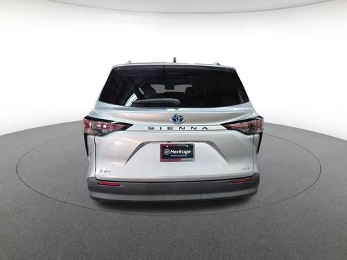 2025 Toyota Sienna XLE