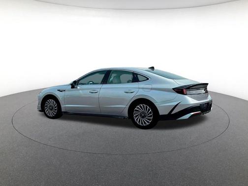 2025 Hyundai SONATA Hybrid SE