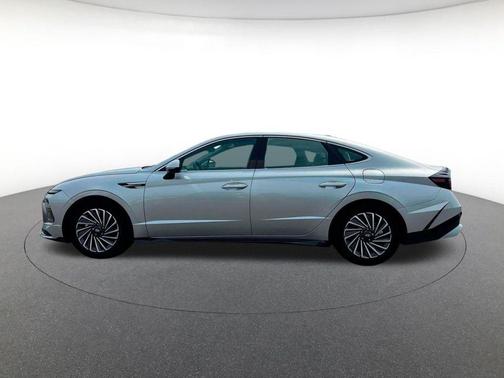 2025 Hyundai SONATA Hybrid SE