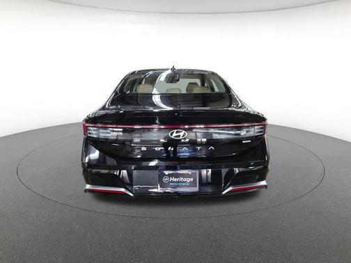 2024 Hyundai SONATA Hybrid Limited