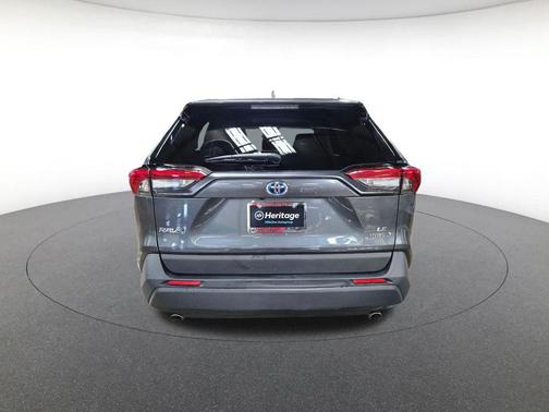 2022 Toyota RAV4 Hybrid SE