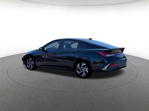 2025 Hyundai ELANTRA HEV SEL Sport