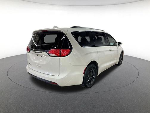 2020 Chrysler Pacifica Touring-L Plus