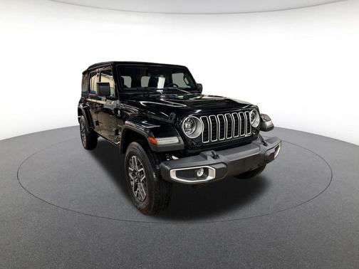 Granite Crystal Metallic Clearcoat 2024 Jeep Wrangler 4-Door Sahara 4x4