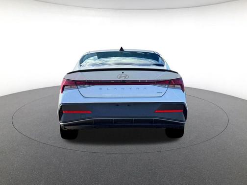 2025 Hyundai ELANTRA HEV SEL Sport