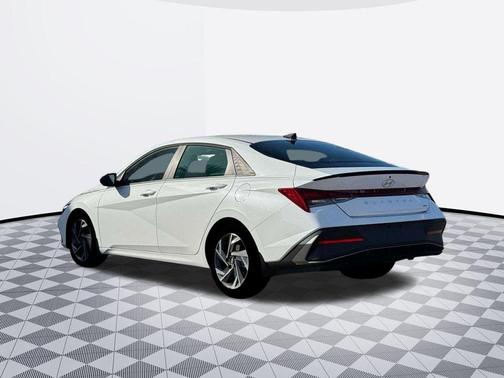 2025 Hyundai ELANTRA HEV SEL Sport