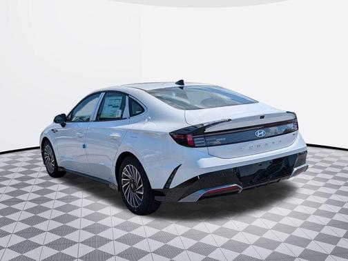 2025 Hyundai SONATA Hybrid SE
