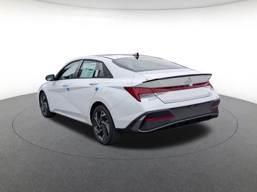 2025 Hyundai ELANTRA HEV SEL Sport