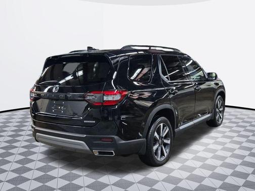 2023 Honda Pilot Touring 8-Passenger