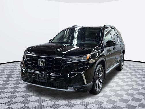 2023 Honda Pilot Touring 8-Passenger