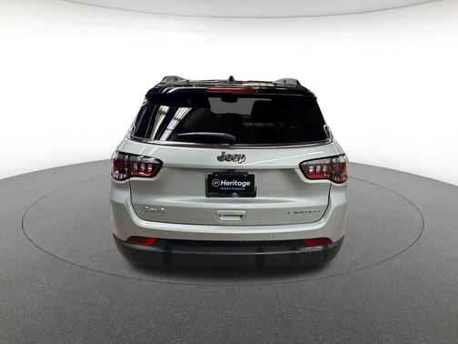 Silver Zynith Metallic Clearcoat 2025 Jeep Compass Limited