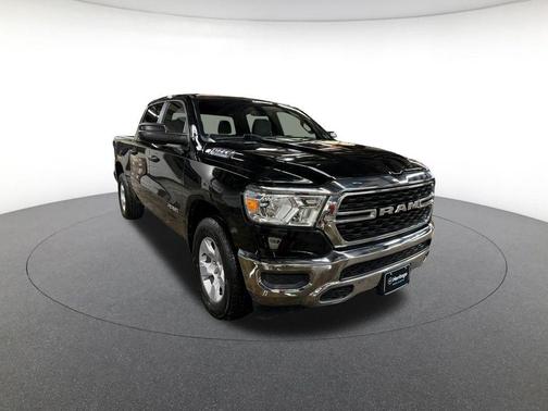 Diamond Black Crystal Pearlcoat 2023 RAM 1500 Big Horn/Lone Star