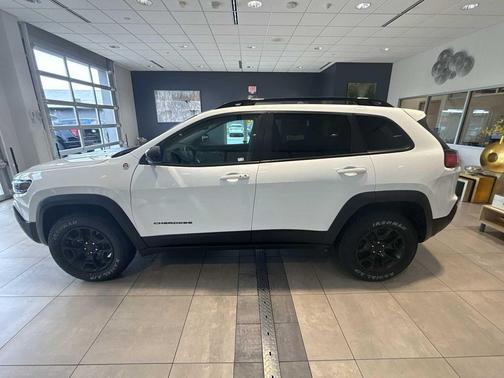 2022 Jeep Cherokee Trailhawk Elite