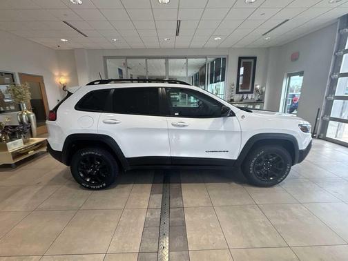 2022 Jeep Cherokee Trailhawk Elite