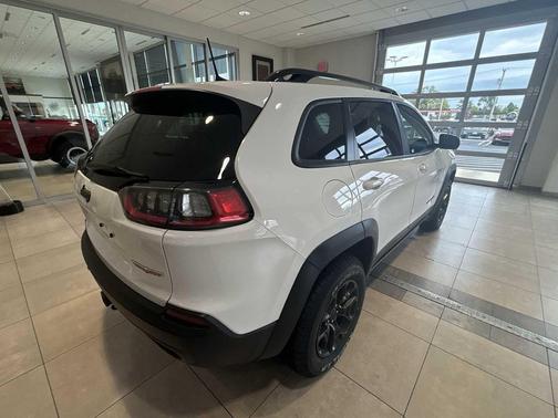 2022 Jeep Cherokee Trailhawk Elite