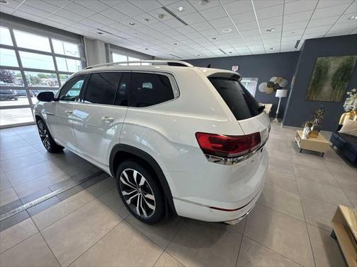 2023 Volkswagen Atlas 3.6L SEL Premium