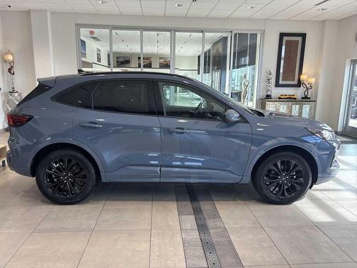 VAPOR BLUE METALLIC 2025 Ford Escape ST-Line Elite