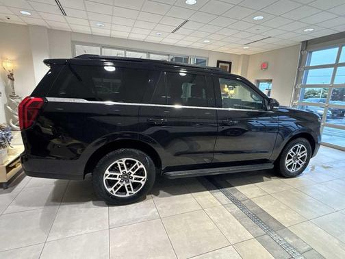 AGATE BLACK METALLIC 2025 Ford Expedition Active