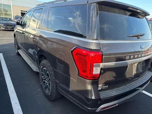 2022 Ford Expedition Max XLT