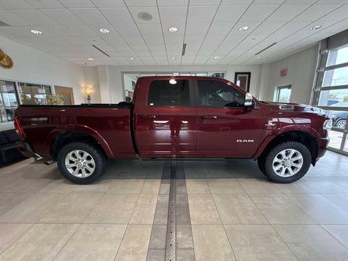 2022 RAM 3500 Laramie Crew Cab 4x4 6'4' Box